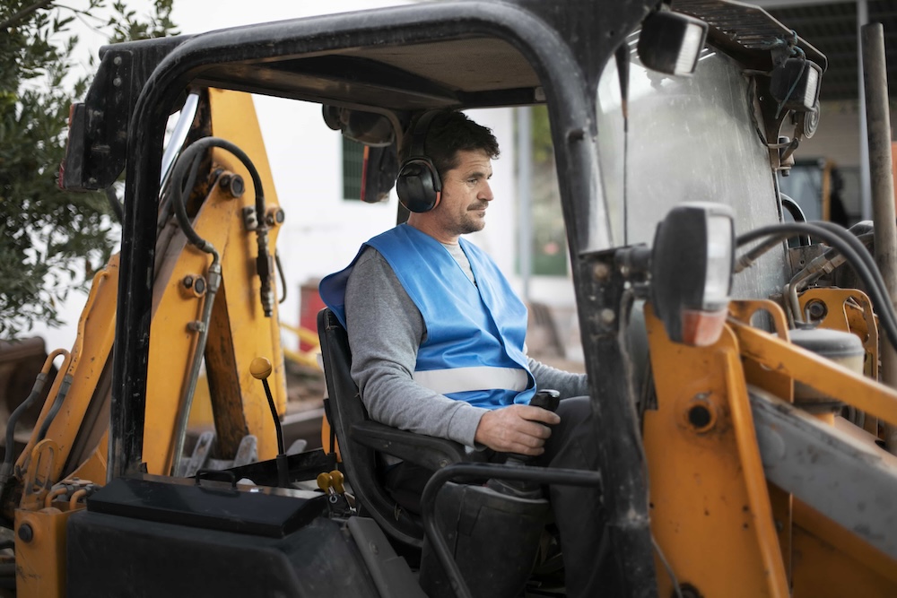 Illustration du métier : Conducteur d'engins forestiers (h/f/x)