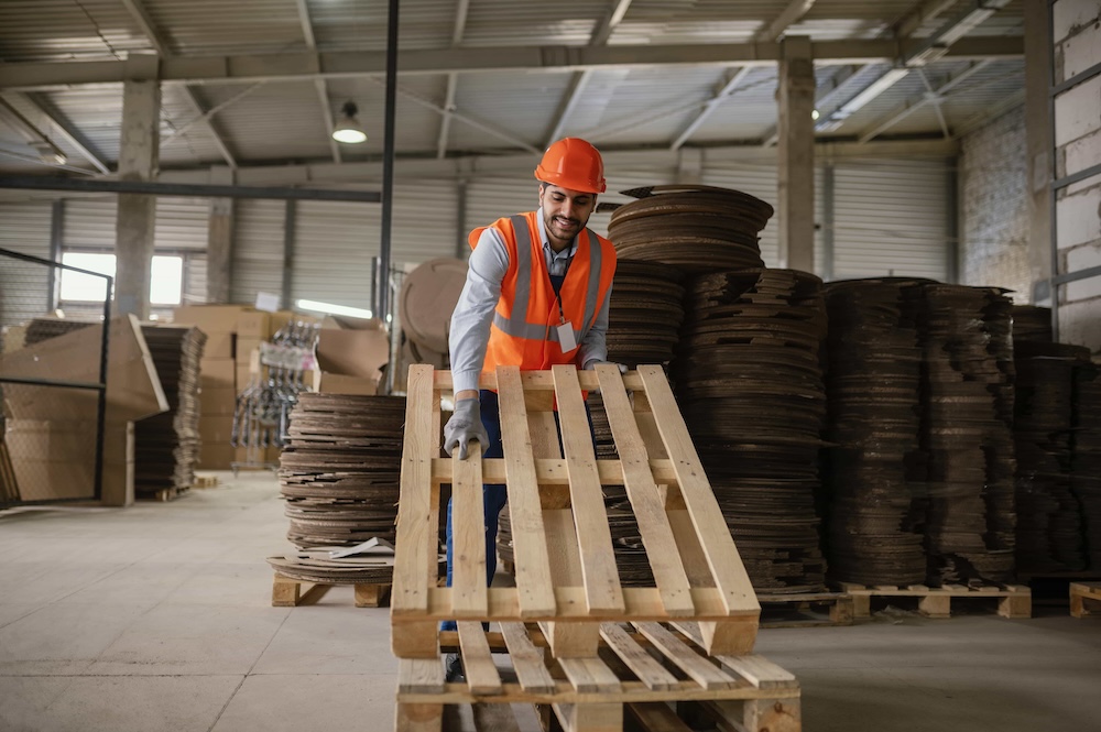 Illustratie van het beroep : Medewerker assemblage houten verpakkingen en palletten 