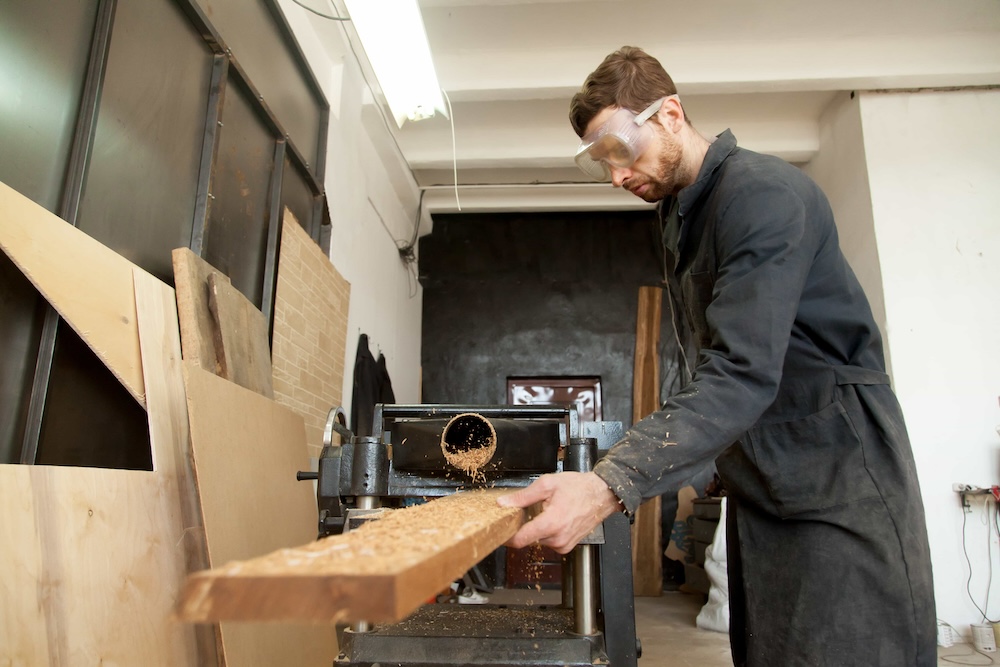 Illustratie van het beroep : Machinaal houtbewerker